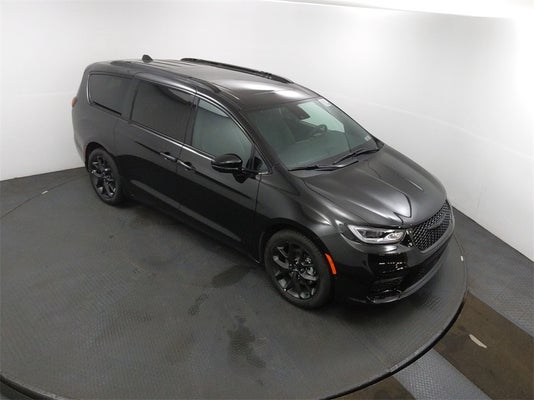 2024 Chrysler Pacifica PACIFICA LIMITED in North Huntingdon, PA - Jim Shorkey Auto Group