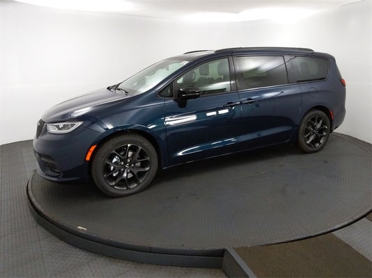 2024 Chrysler Pacifica PACIFICA LIMITED in North Huntingdon, PA - Jim Shorkey Auto Group