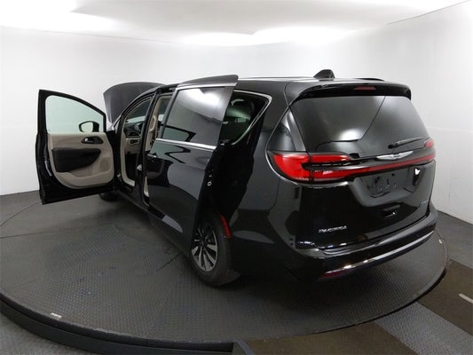 2024 Chrysler Pacifica Plug-In Hybrid PACIFICA PLUG-IN HYBRID SELECT in North Huntingdon, PA - Jim Shorkey Auto Group