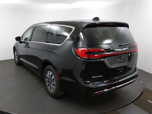 2024 Chrysler Pacifica Plug-In Hybrid PACIFICA PLUG-IN HYBRID SELECT in North Huntingdon, PA - Jim Shorkey Auto Group