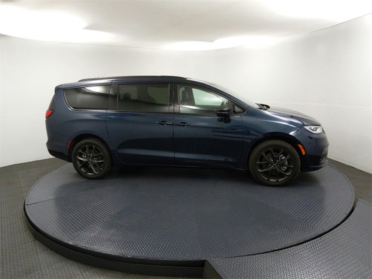 2023 Chrysler Pacifica PACIFICA LIMITED AWD in North Huntingdon, PA - Jim Shorkey Auto Group