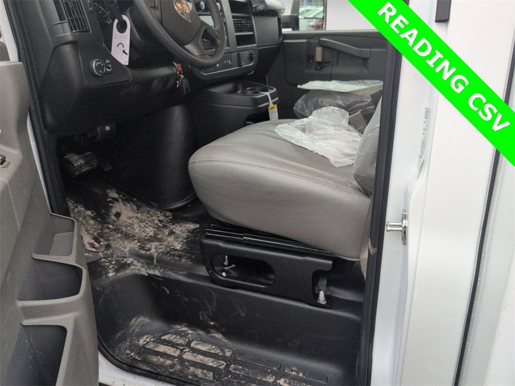 2025 Chevrolet Express Cutaway 3500 1WT
