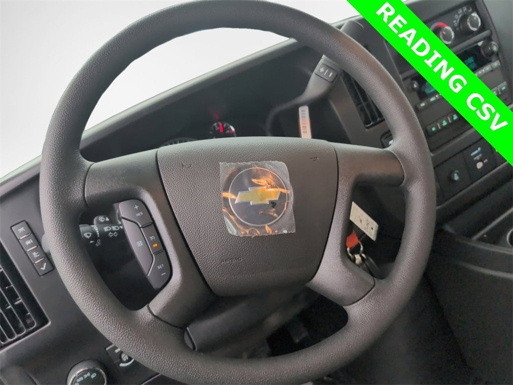 2025 Chevrolet Express Cutaway 3500 1WT
