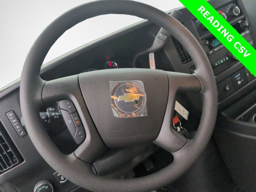 2025 Chevrolet Express Cutaway 3500 1WT