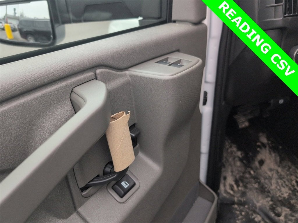 2025 Chevrolet Express Cutaway 3500 1WT