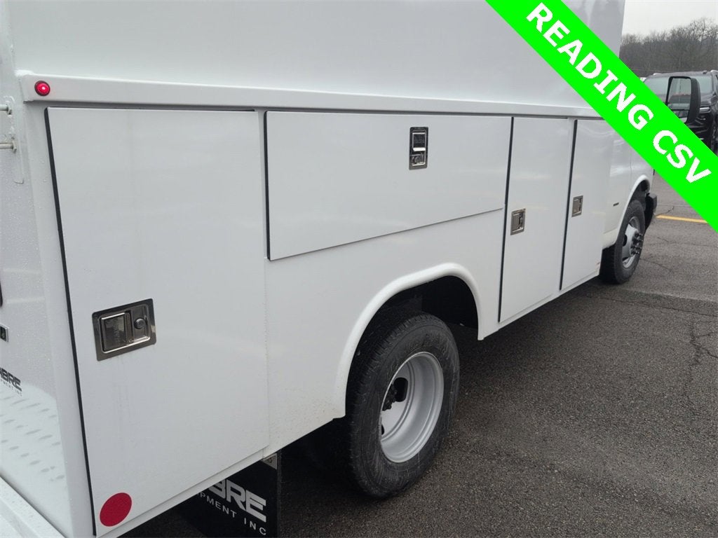 2025 Chevrolet Express Cutaway 3500 1WT