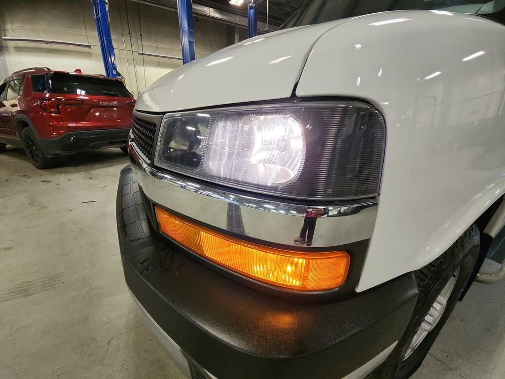 2022 Chevrolet Express Cargo 2500 WT