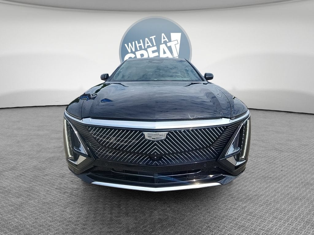 2024 Cadillac LYRIQ Luxury 2