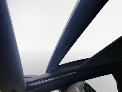 2024 Cadillac LYRIQ Luxury 2