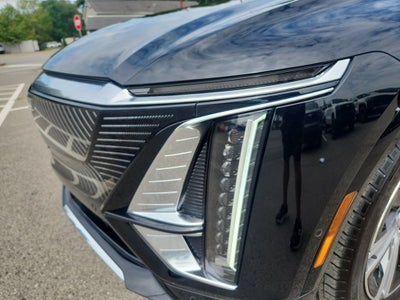 2024 Cadillac LYRIQ Luxury 2