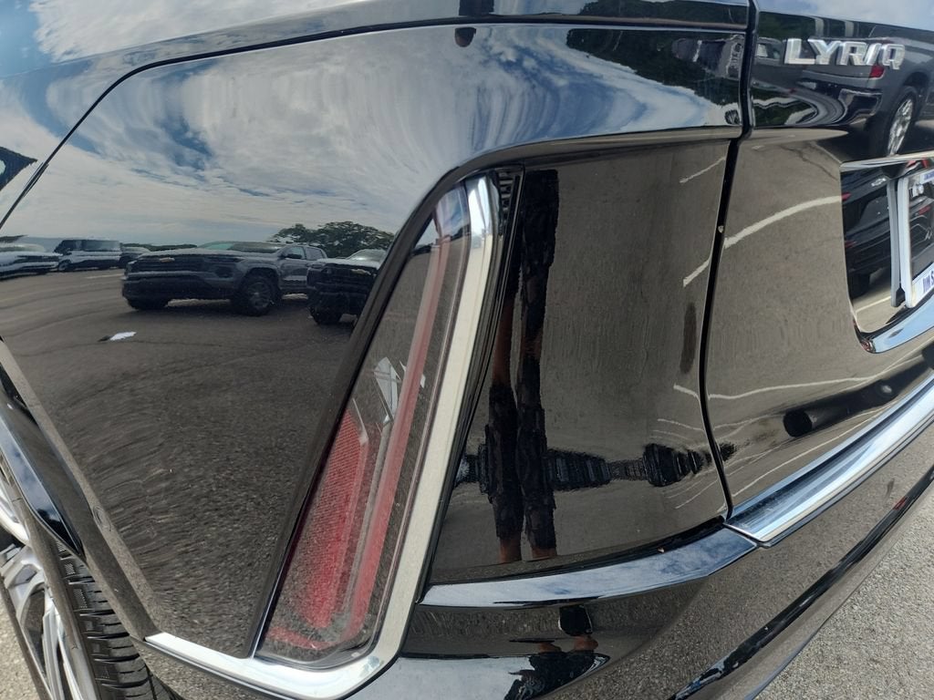 2024 Cadillac LYRIQ Luxury 2