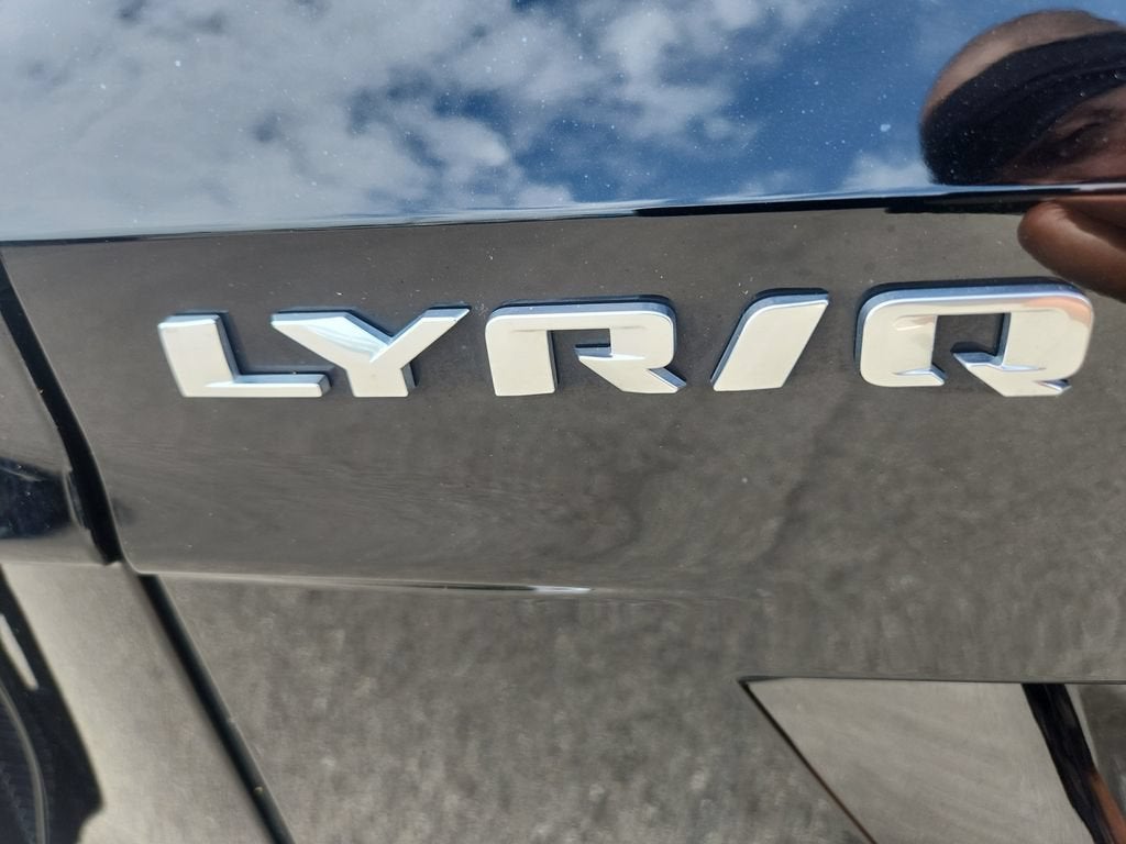 2024 Cadillac LYRIQ Luxury 2
