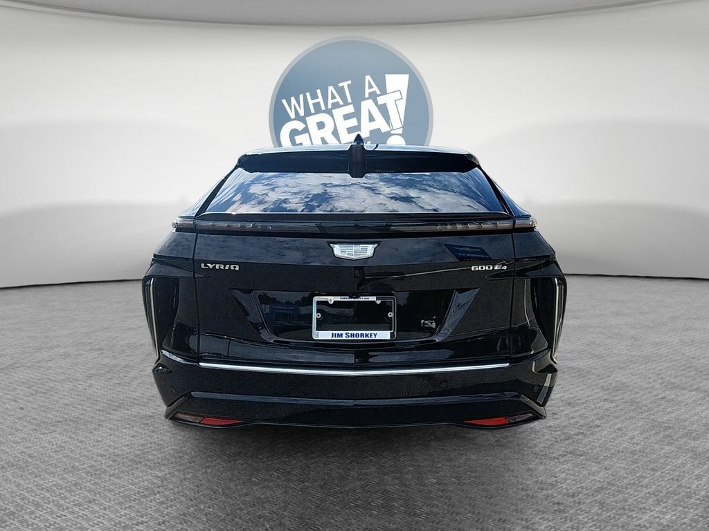 2024 Cadillac LYRIQ Luxury 2