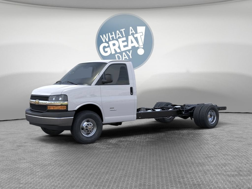 2026 Chevrolet Express Cutaway 4500 2WT