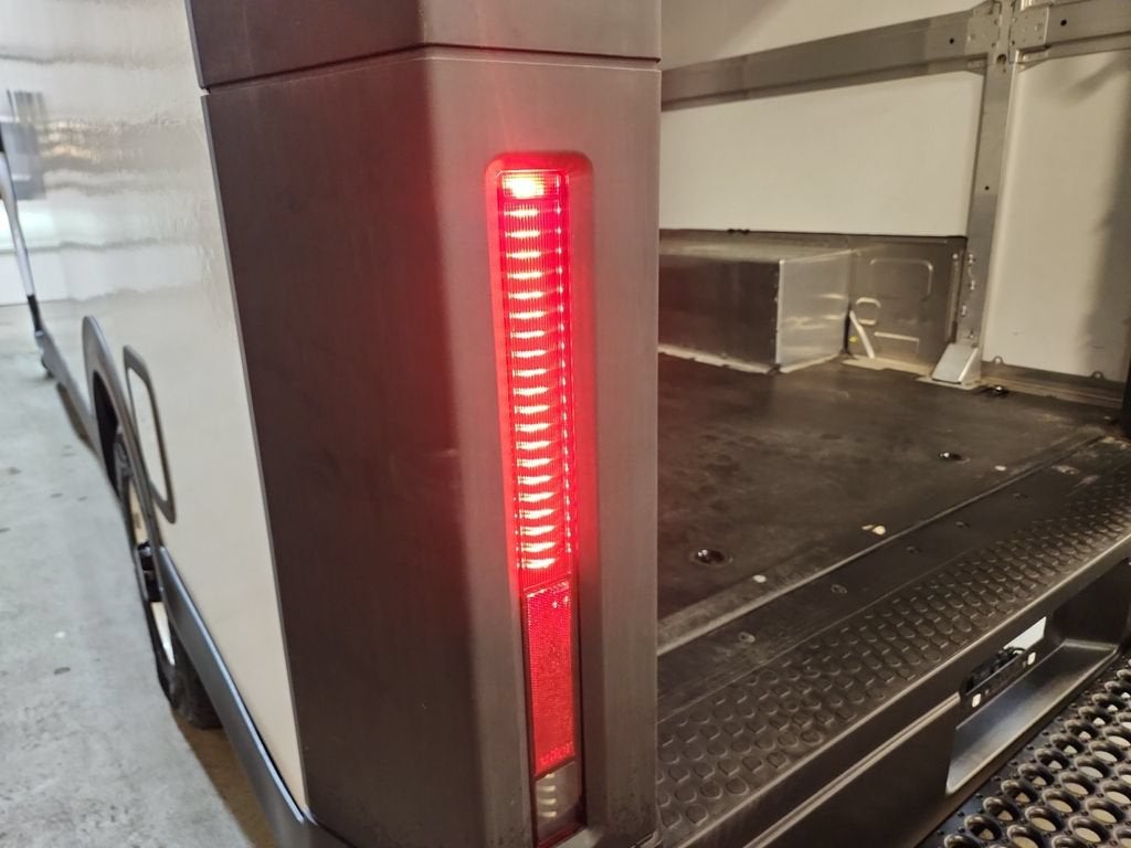 2024 BrightDrop Zevo 600 EJY