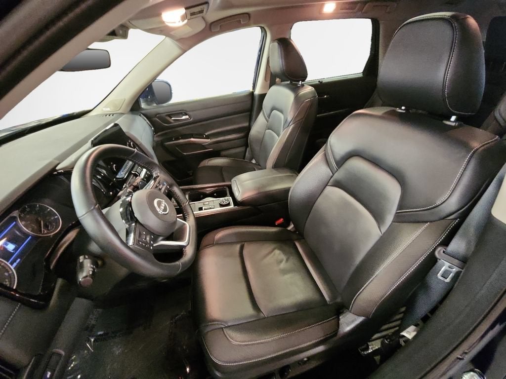 2025 Nissan Pathfinder SL 4WD