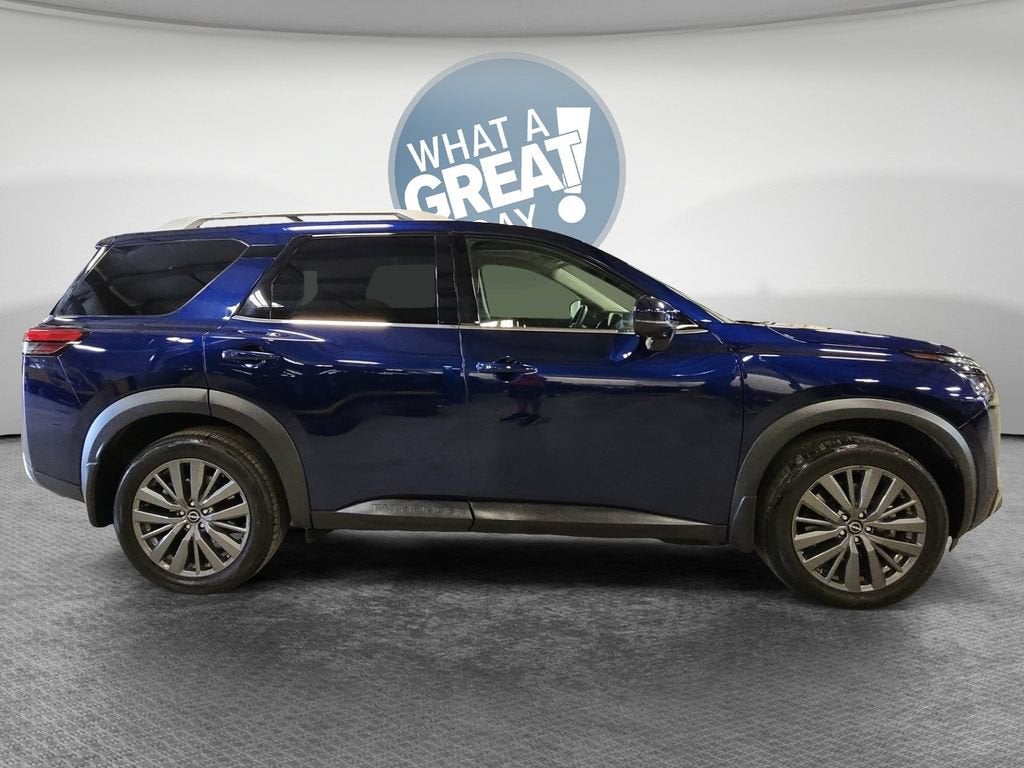2025 Nissan Pathfinder SL 4WD