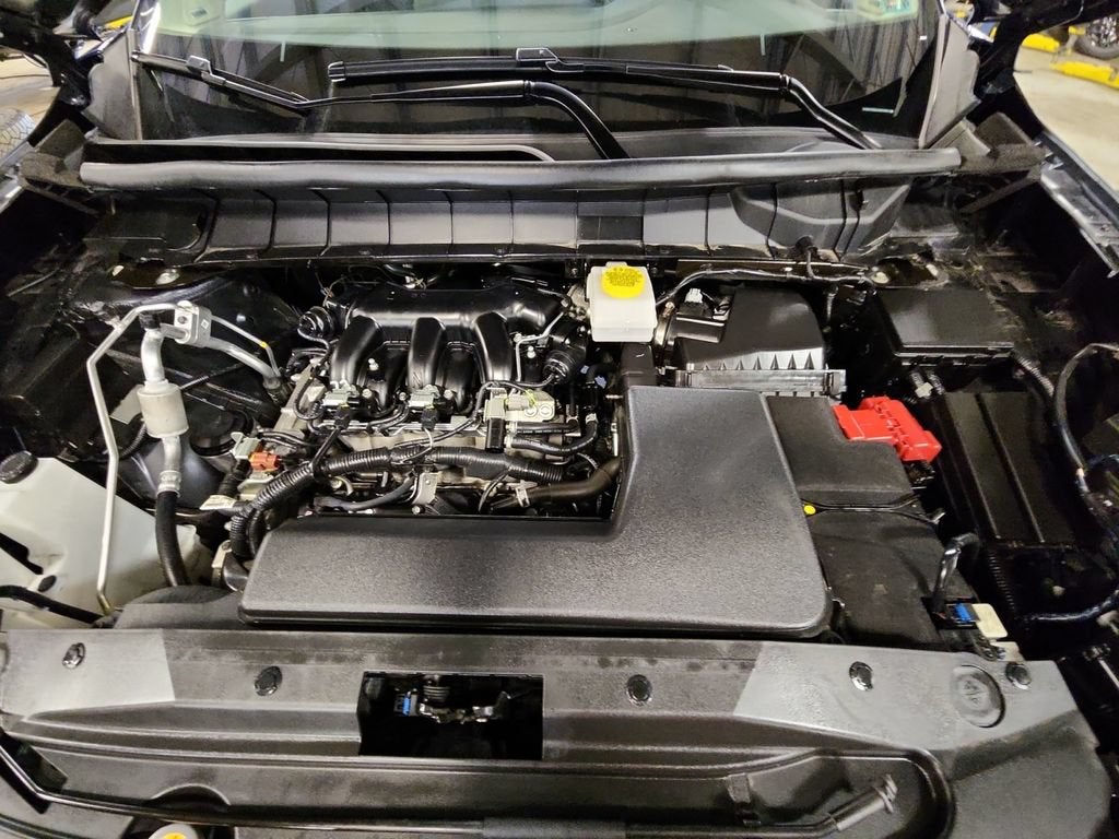 2025 Nissan Pathfinder SL 4WD
