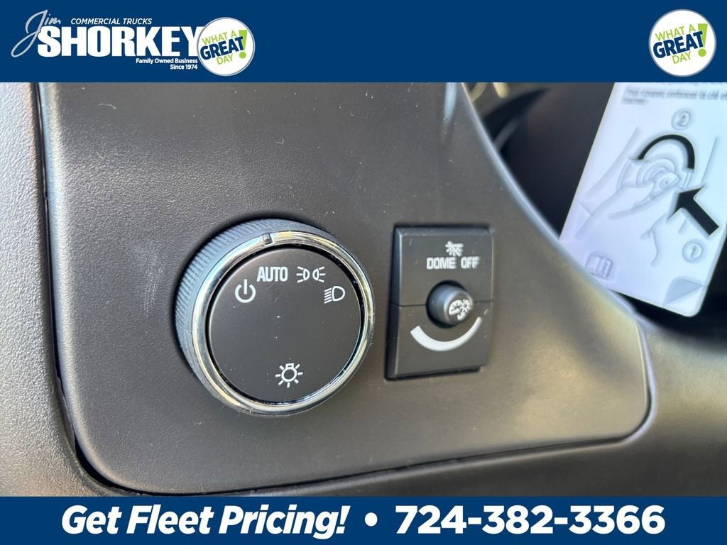 2025 Chevrolet Express Cargo WT