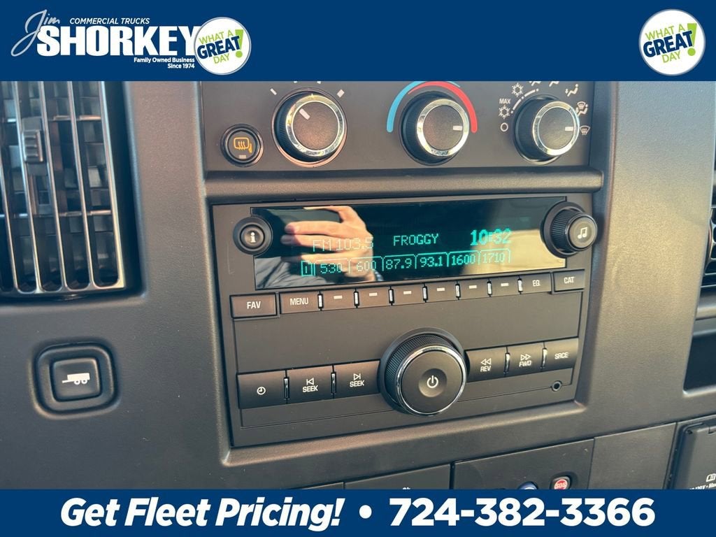 2025 Chevrolet Express Cargo WT