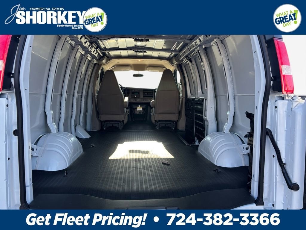 2025 Chevrolet Express Cargo WT