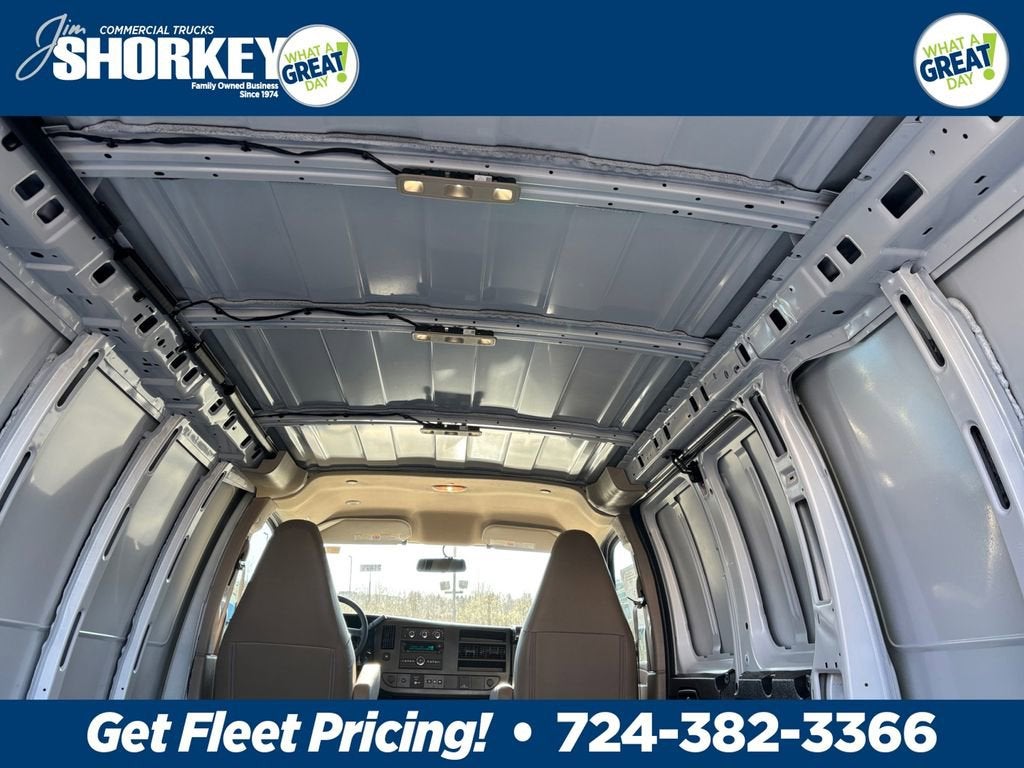 2025 Chevrolet Express Cargo WT