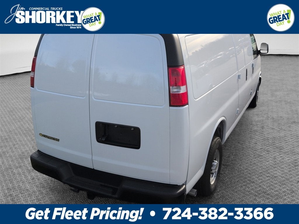 2025 Chevrolet Express Cargo 3500 WT