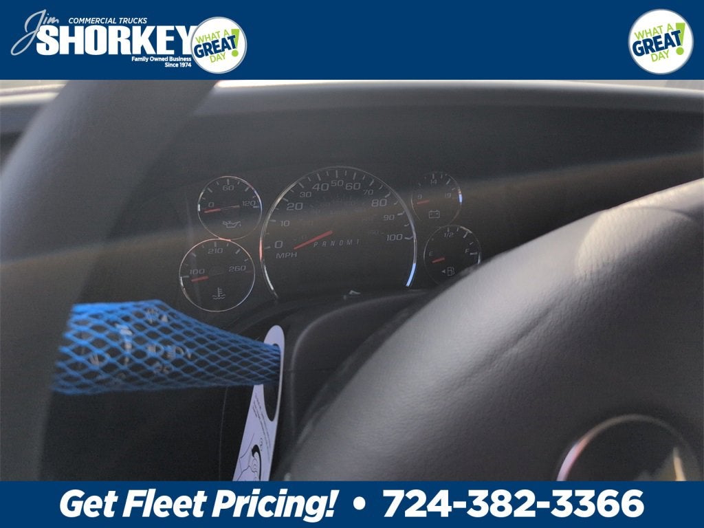 2025 Chevrolet Express Cargo 3500 WT