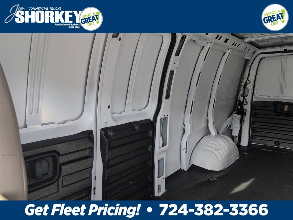 2025 Chevrolet Express Cargo 3500 WT