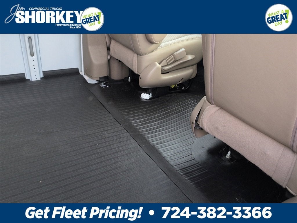 2025 Chevrolet Express Cargo 3500 WT