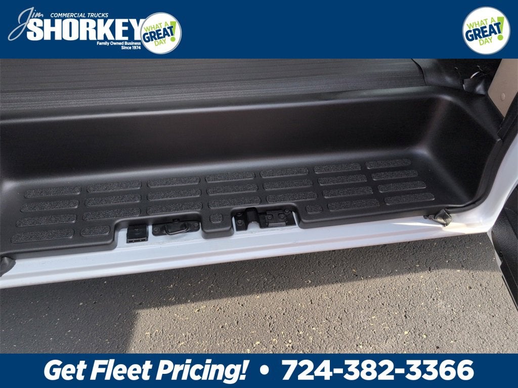 2025 Chevrolet Express Cargo 3500 WT