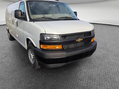 2025 Chevrolet Express Cargo 3500 WT