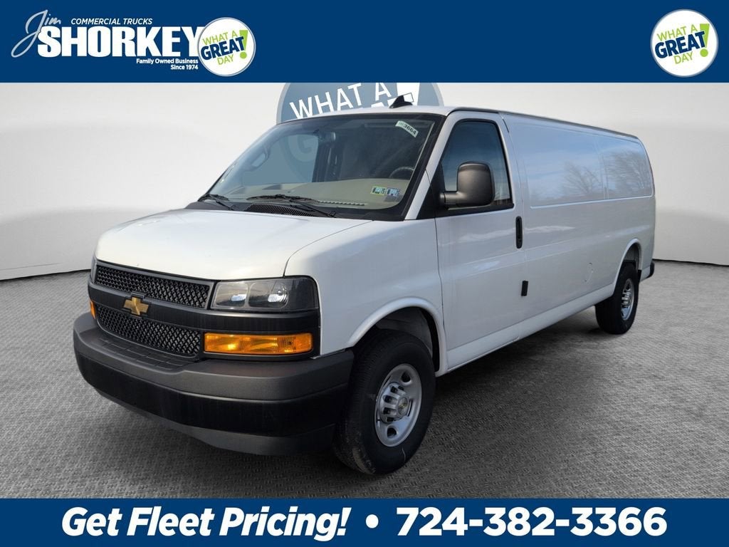 2025 Chevrolet Express Cargo 3500 WT