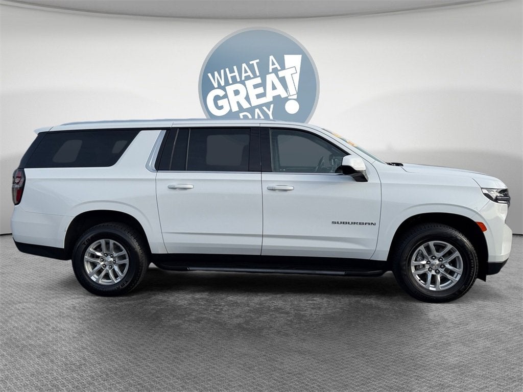 2024 Chevrolet Suburban LT