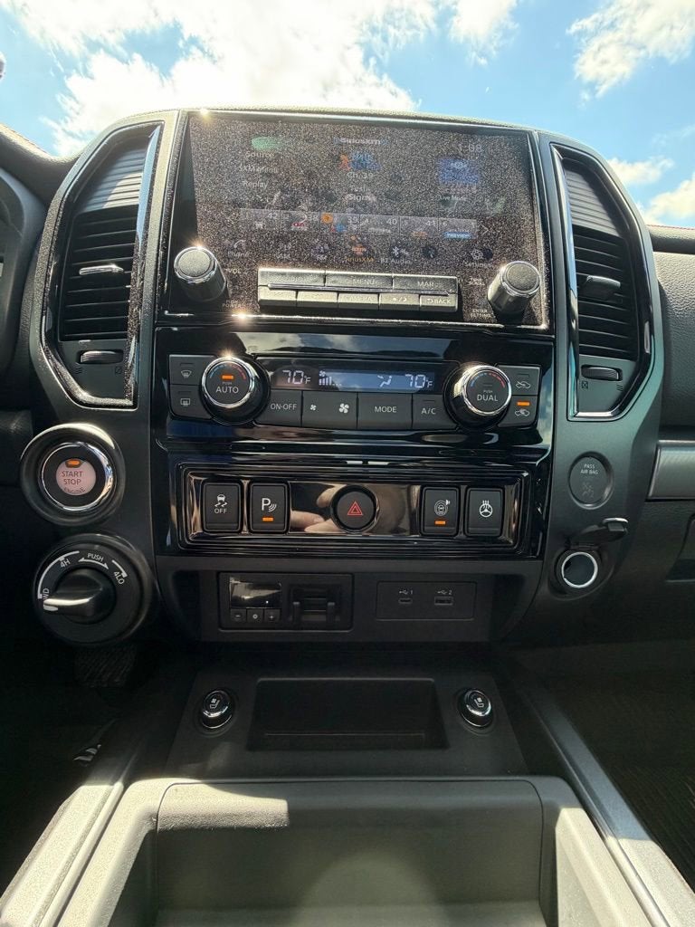 2024 Nissan TITAN Crew Cab PRO-4X 4x4