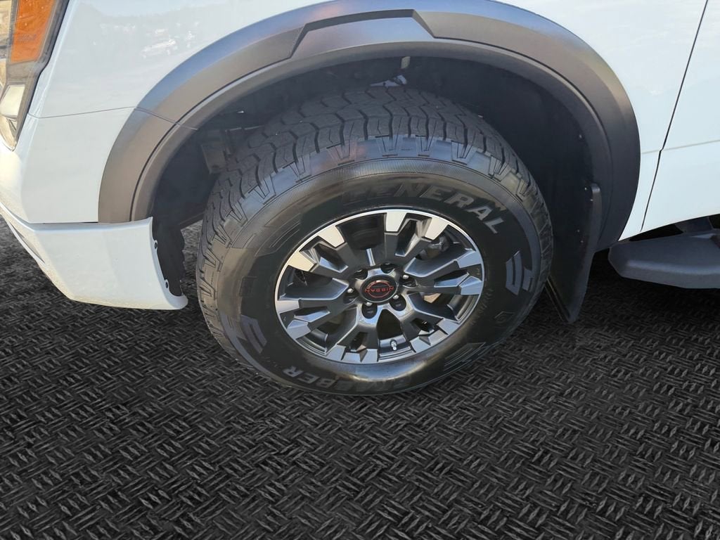 2024 Nissan TITAN Crew Cab PRO-4X 4x4