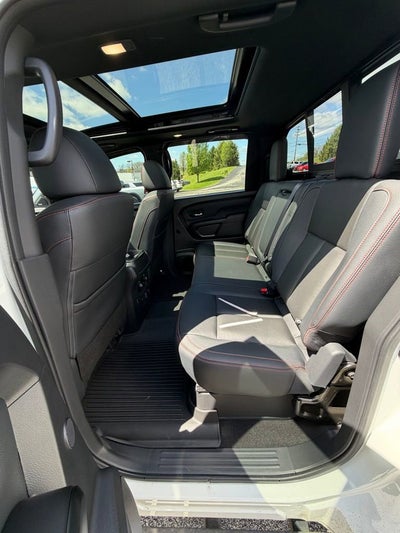 2024 Nissan TITAN Crew Cab PRO-4X 4x4