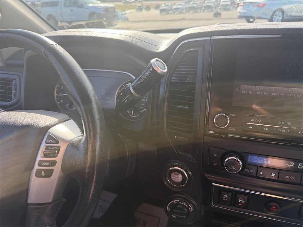 2023 Nissan TITAN Crew Cab SV 4x4