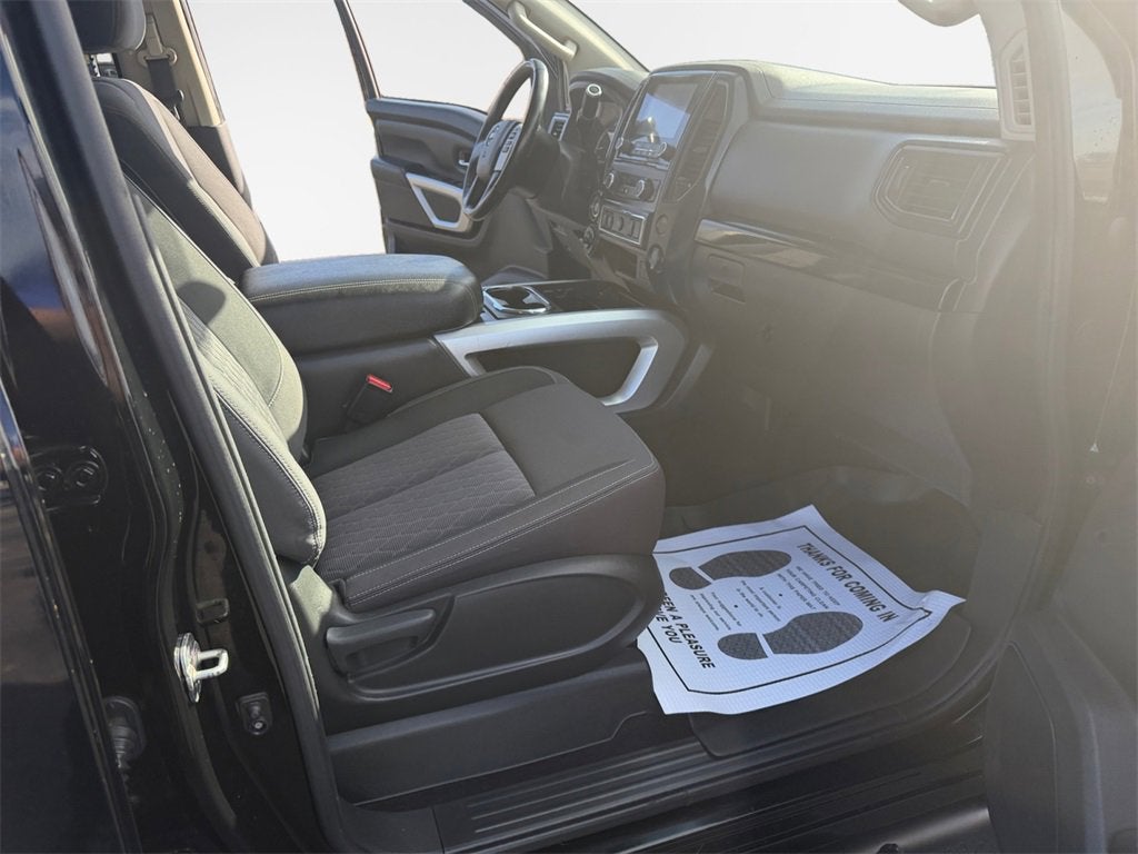 2023 Nissan TITAN Crew Cab SV 4x4