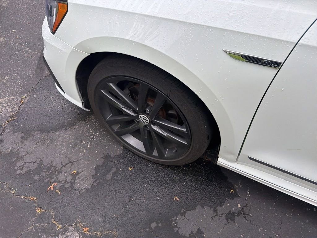 2017 Volkswagen Passat 1.8T R-Line