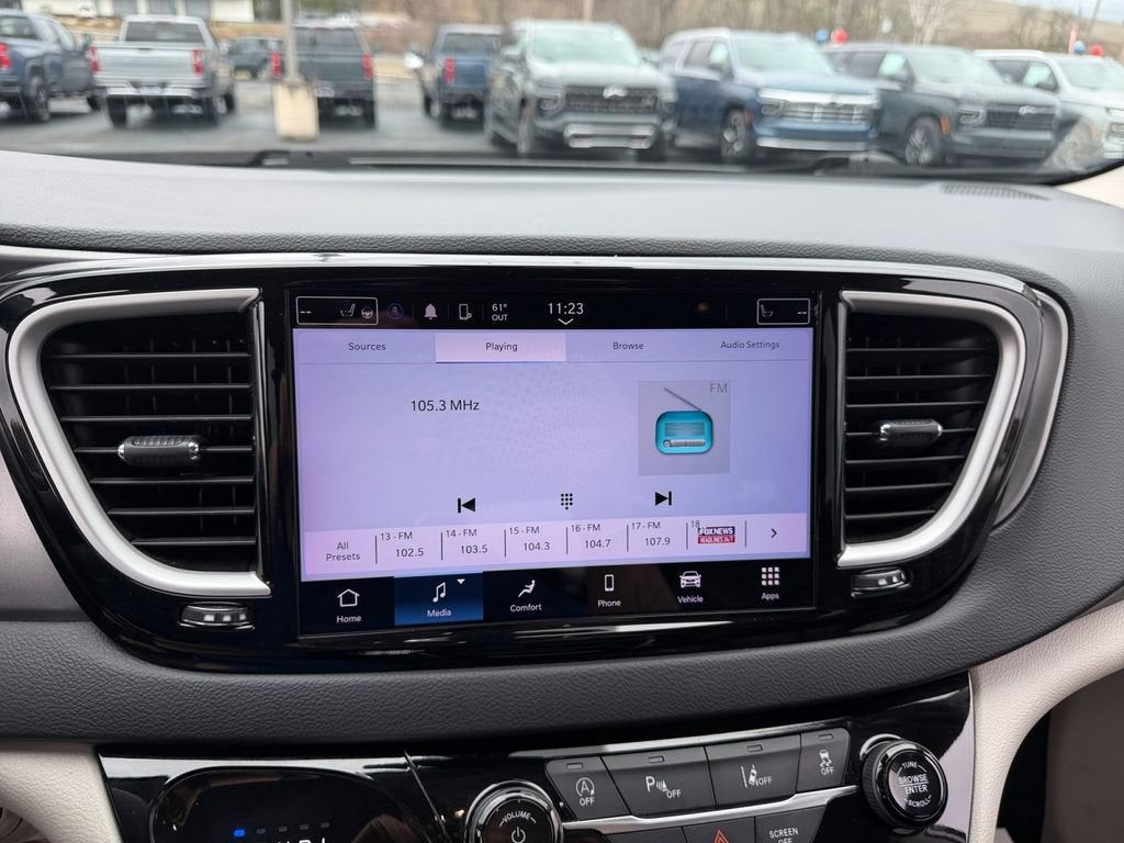 2023 Chrysler Pacifica Touring L