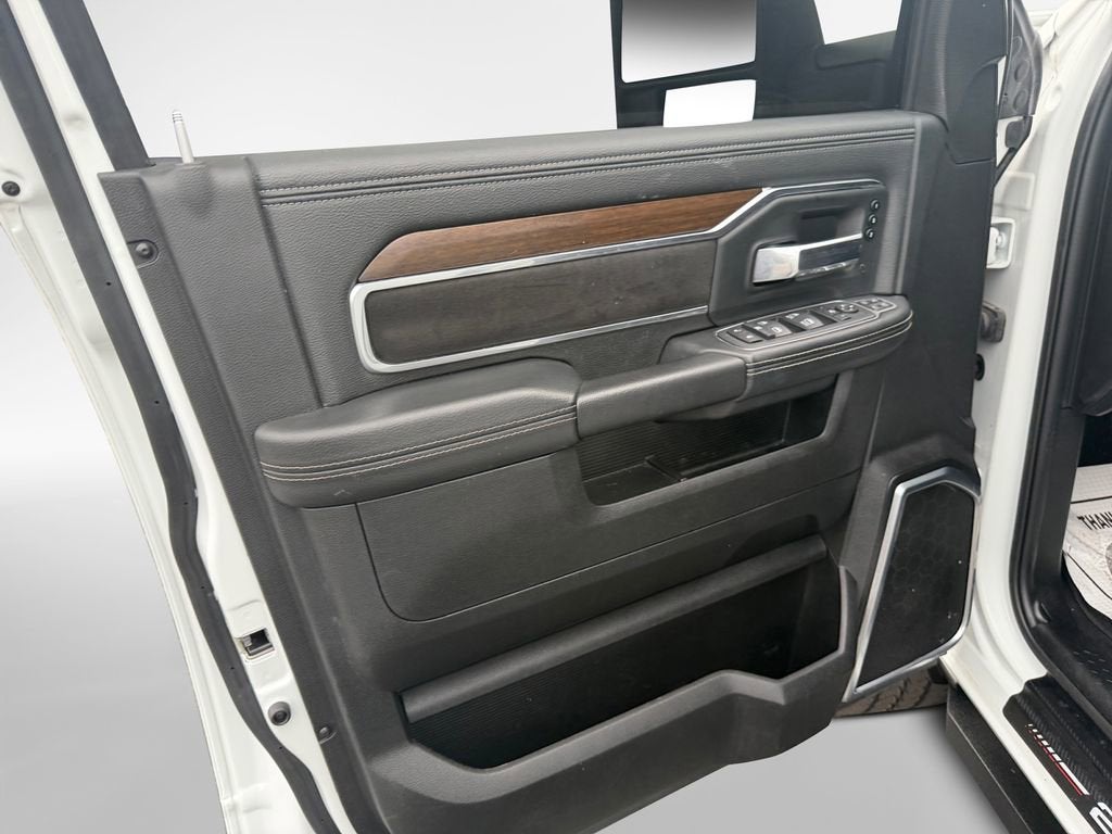 2024 RAM 2500 Laramie Crew Cab 4x4 6'4" Box