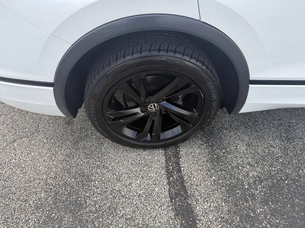 2023 Volkswagen Tiguan 2.0T SE R-Line Black