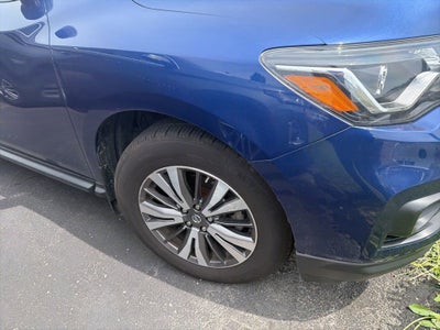 2017 Nissan Pathfinder SV