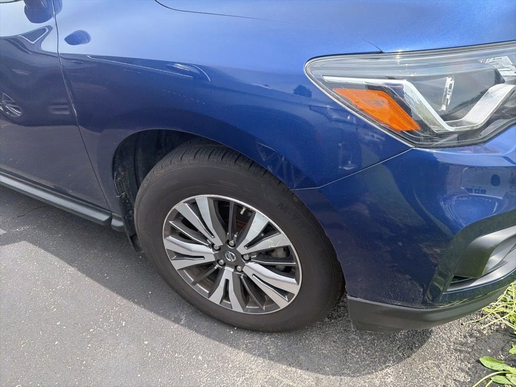 2017 Nissan Pathfinder SV