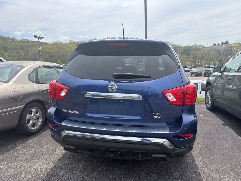 2017 Nissan Pathfinder SV