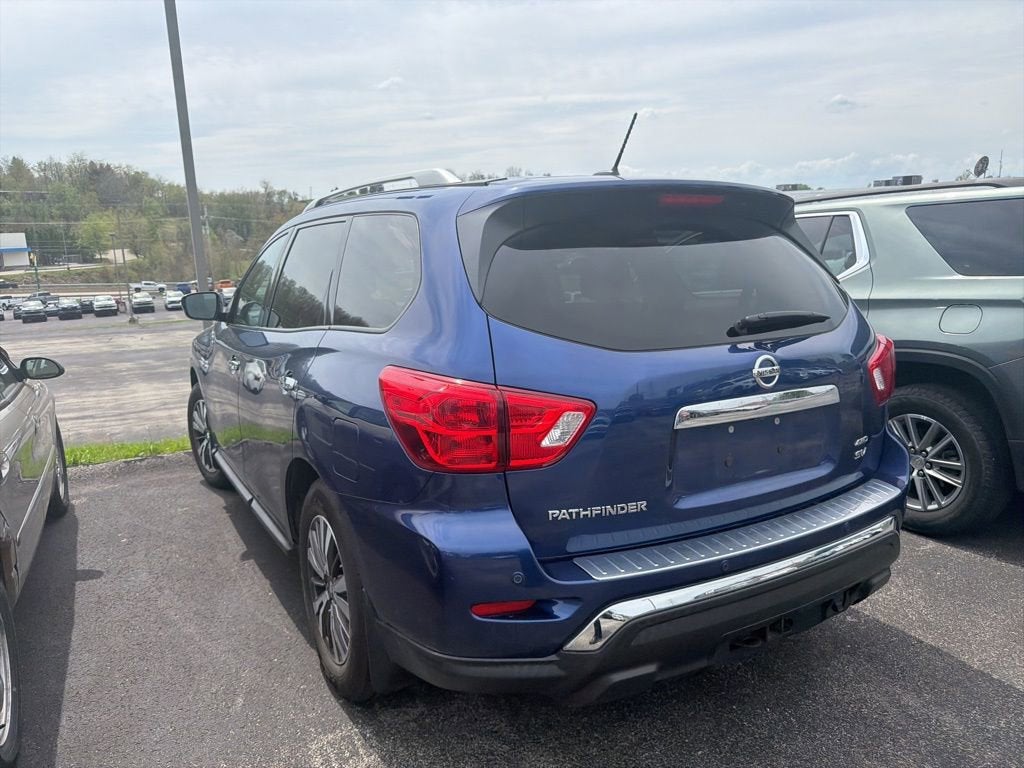 2017 Nissan Pathfinder SV