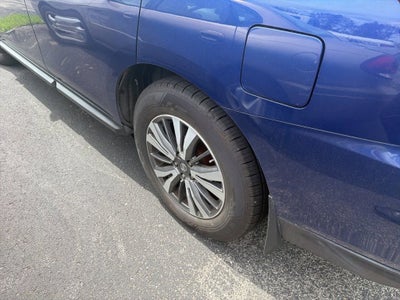 2017 Nissan Pathfinder SV