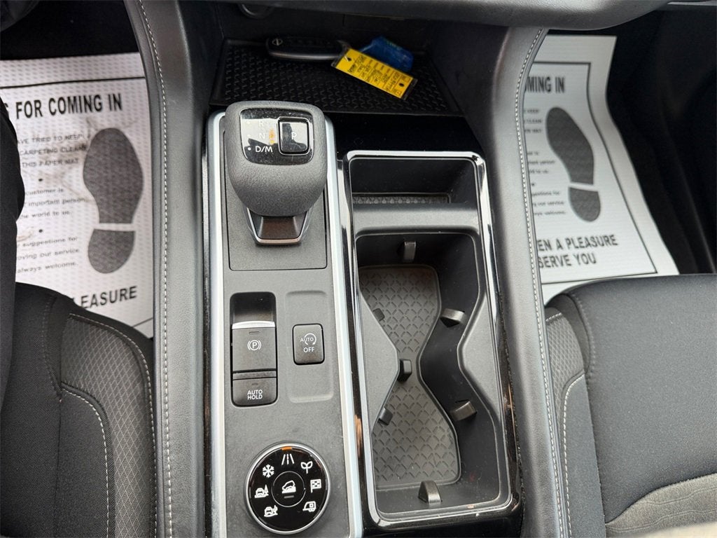 2025 Nissan Pathfinder SV