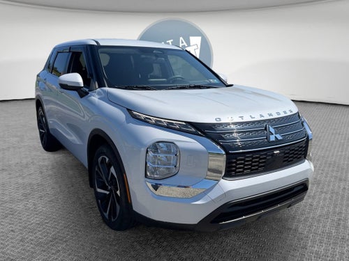 2022 Mitsubishi Outlander ES